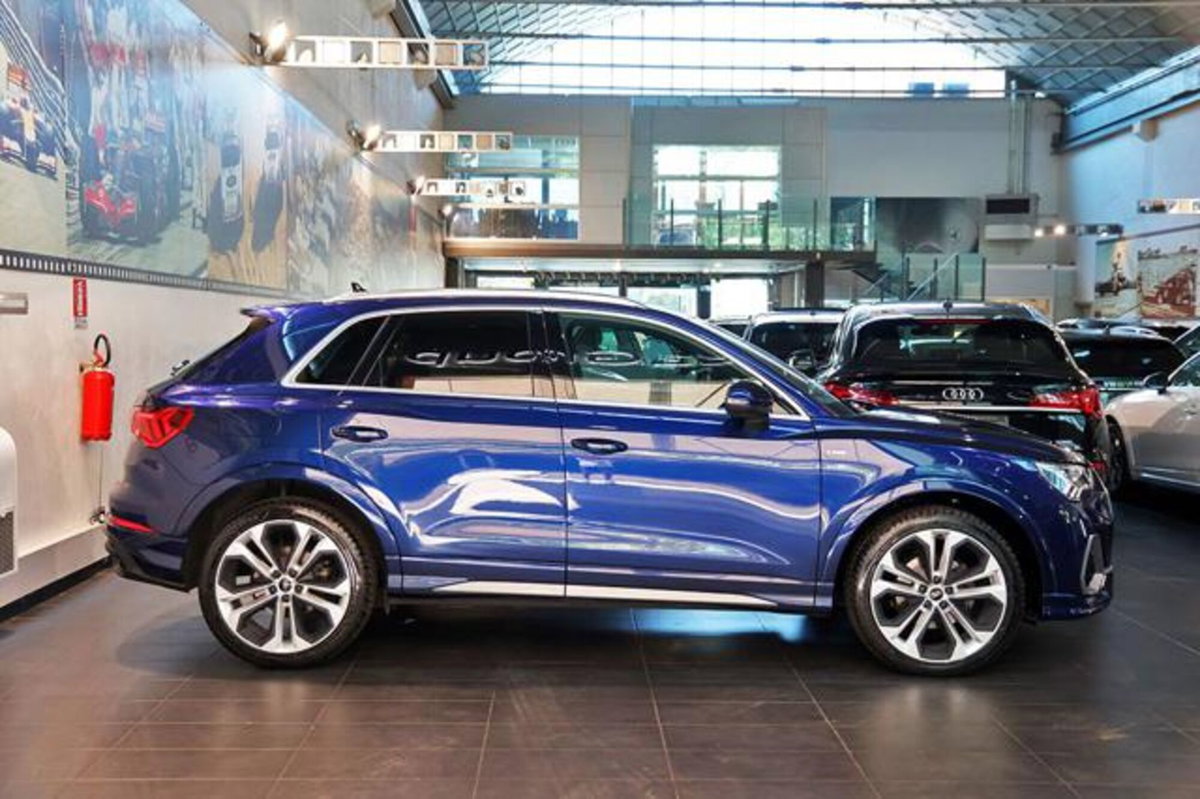 Audi Q3 35 2.0 tdi s-tronic (2)