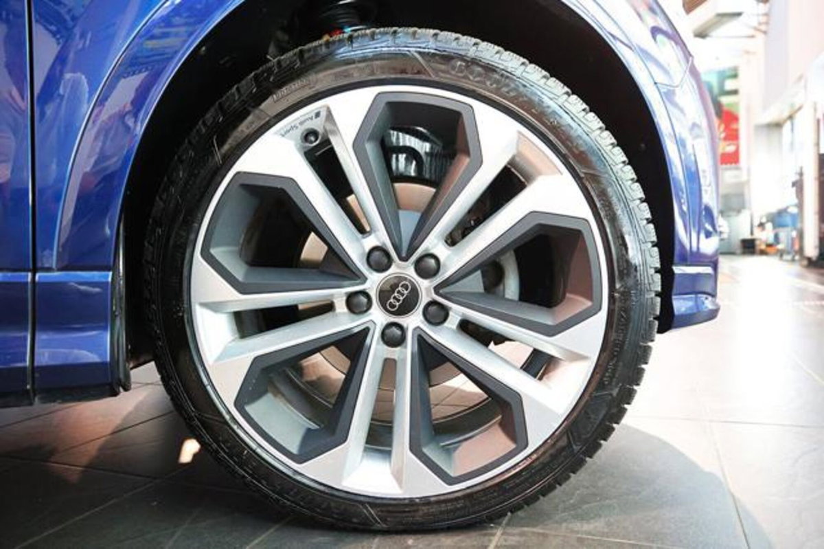 Audi Q3 35 2.0 tdi s-tronic (6)