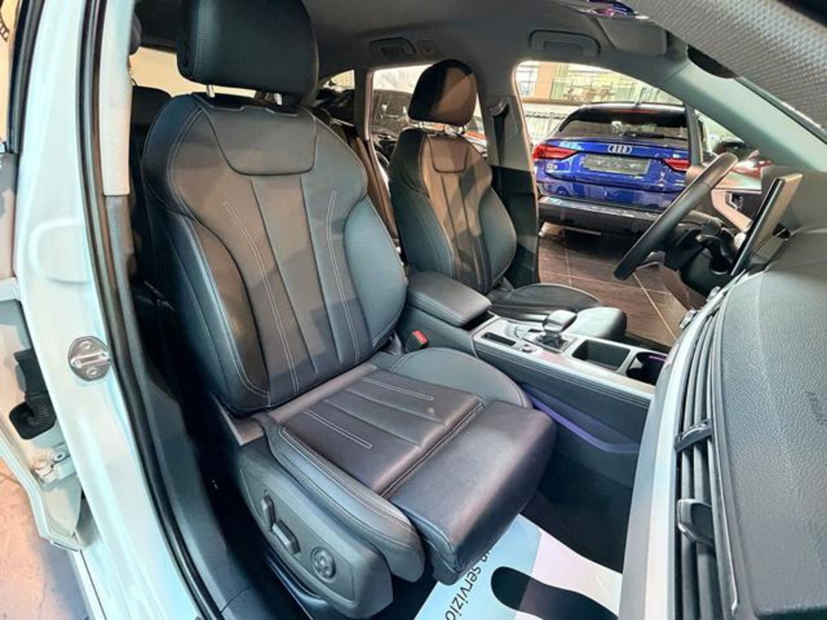 Audi A4 Allroad Allroad 40 2.0 tdi mhev Identity Contrast quattro 204cv s-tronic (16)