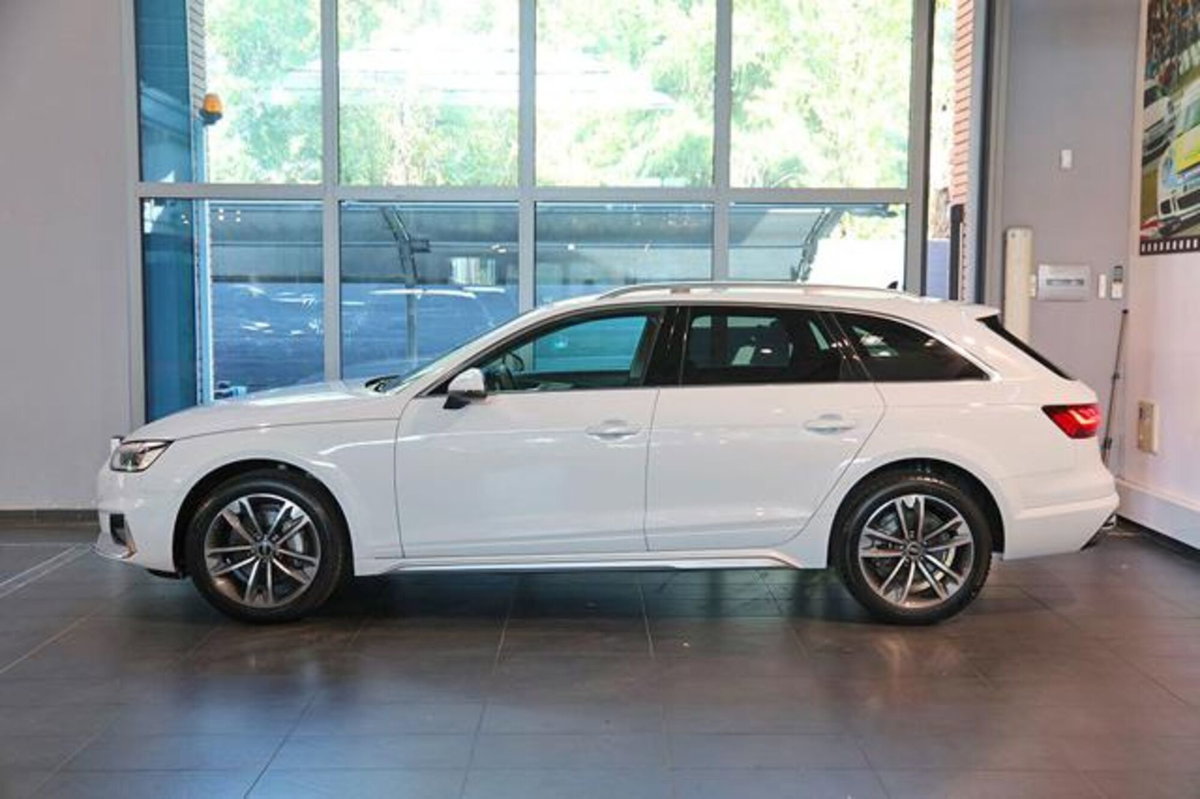 Audi A4 Allroad Allroad 40 2.0 tdi mhev Identity Contrast quattro 204cv s-tronic (3)