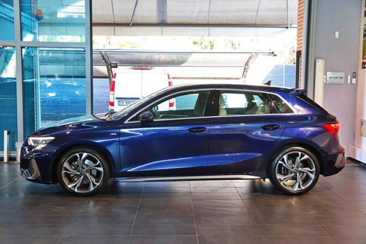 Audi A3 Sportback 40 TFSI quattro S tronic S line edition (3)