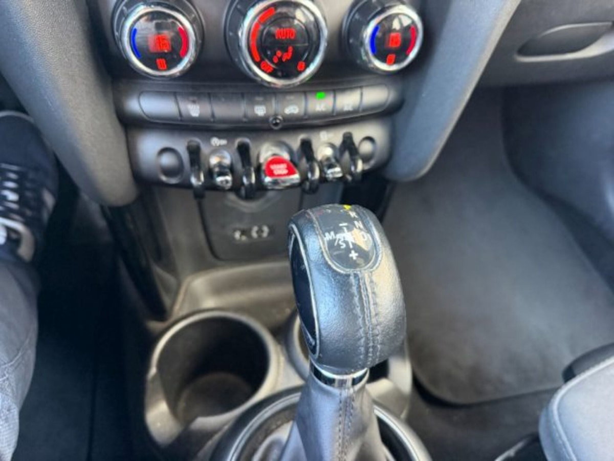 MINI Mini 2.0 Cooper SD aut. Boost (13)