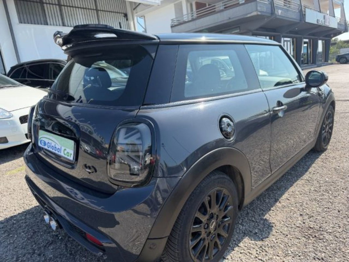 MINI Mini 2.0 Cooper SD aut. Boost (4)
