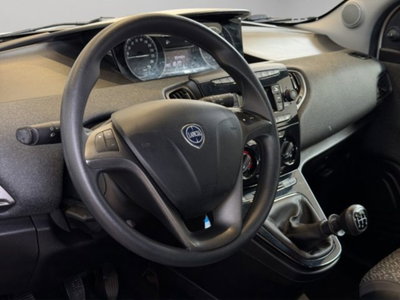 Lancia Ypsilon 1.2 69 CV Argento (11)