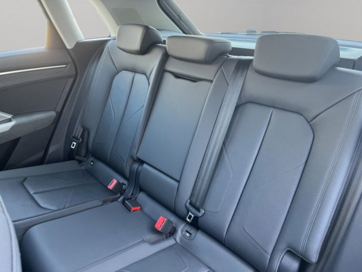Audi Q3 35 TDI quattro S tronic Business (8)