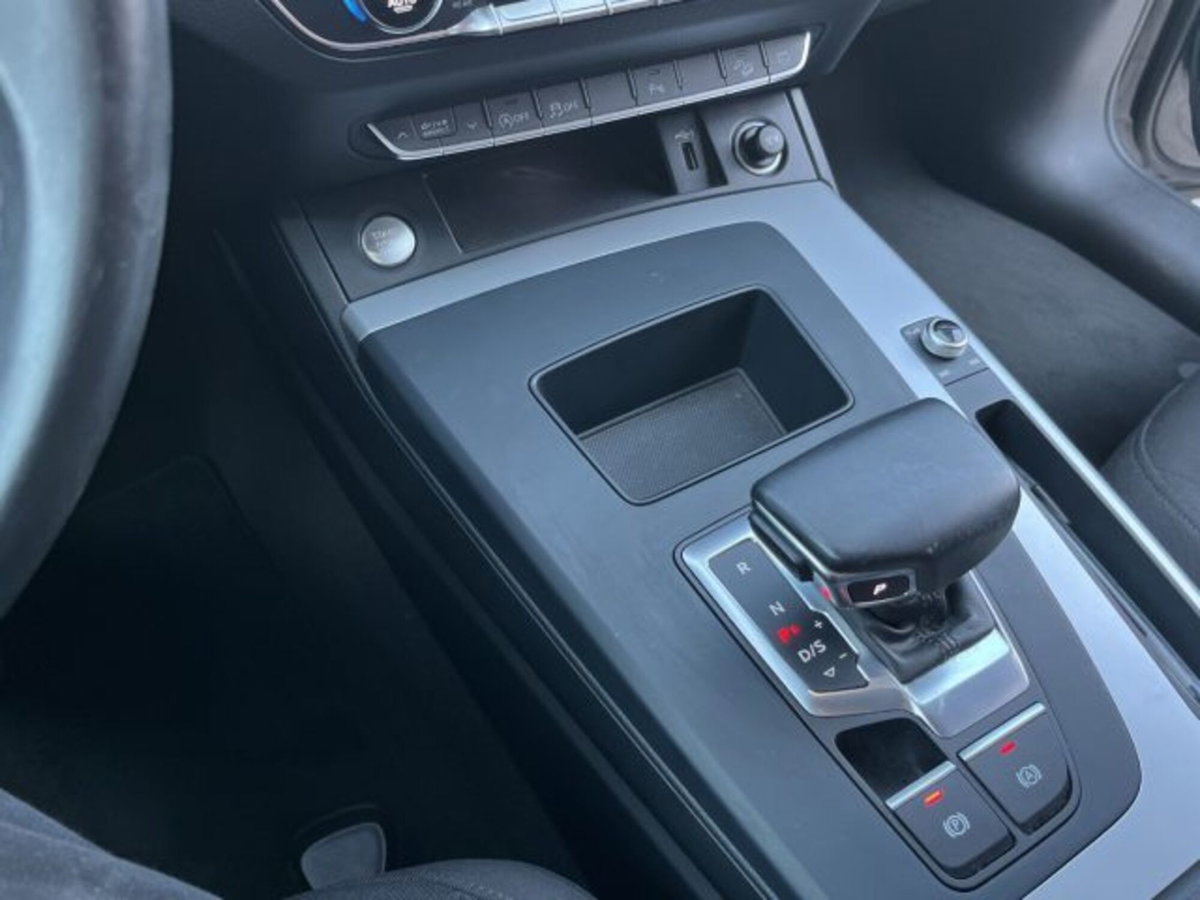 Audi Q5 35 TDI quattro S tronic Business (13)