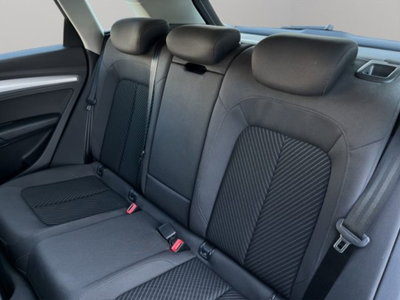 Audi Q5 35 TDI quattro S tronic Business (8)