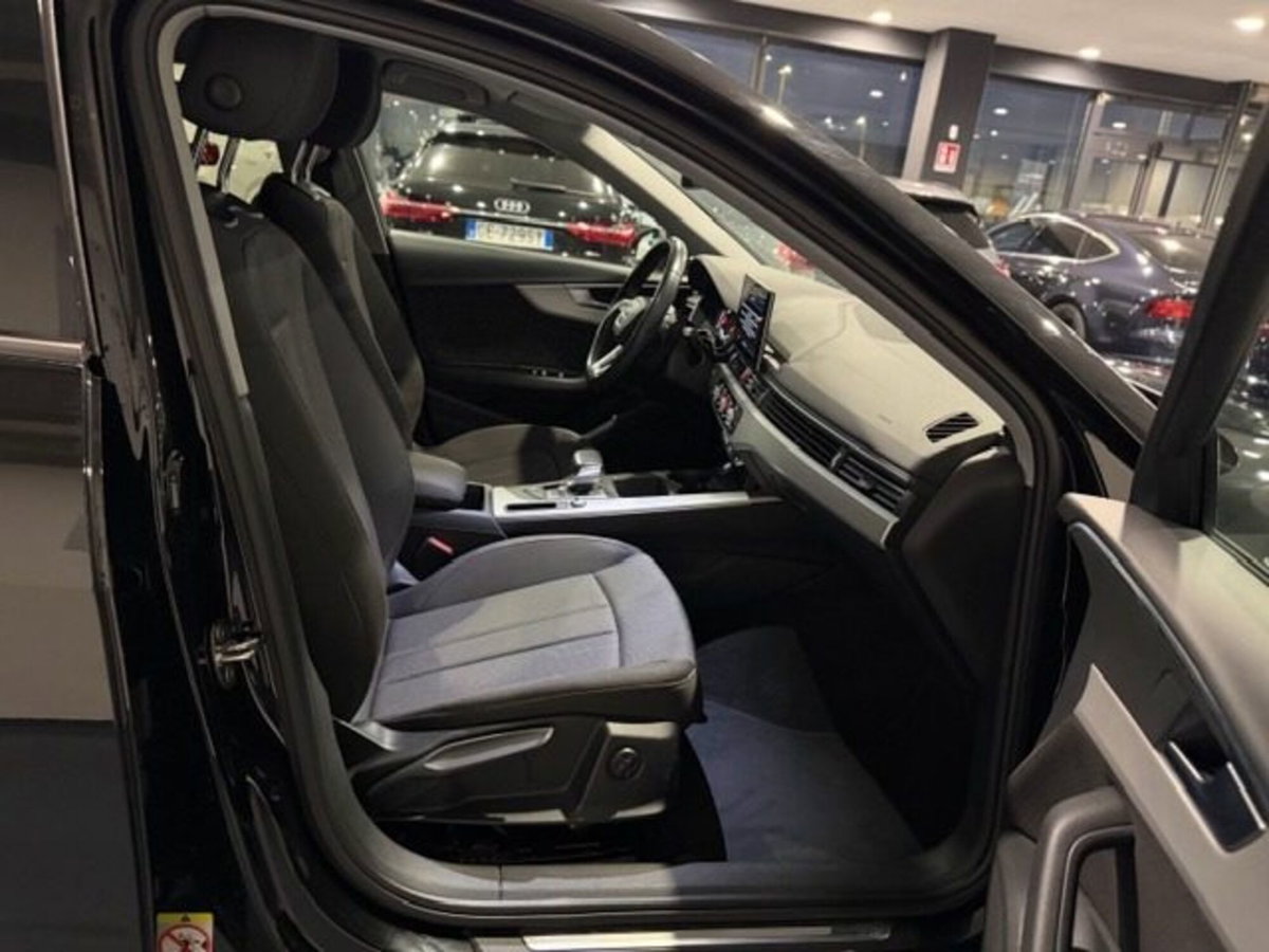 Audi A4 35 2.0 tdi mhev S line edition 163cv s-tronic (16)