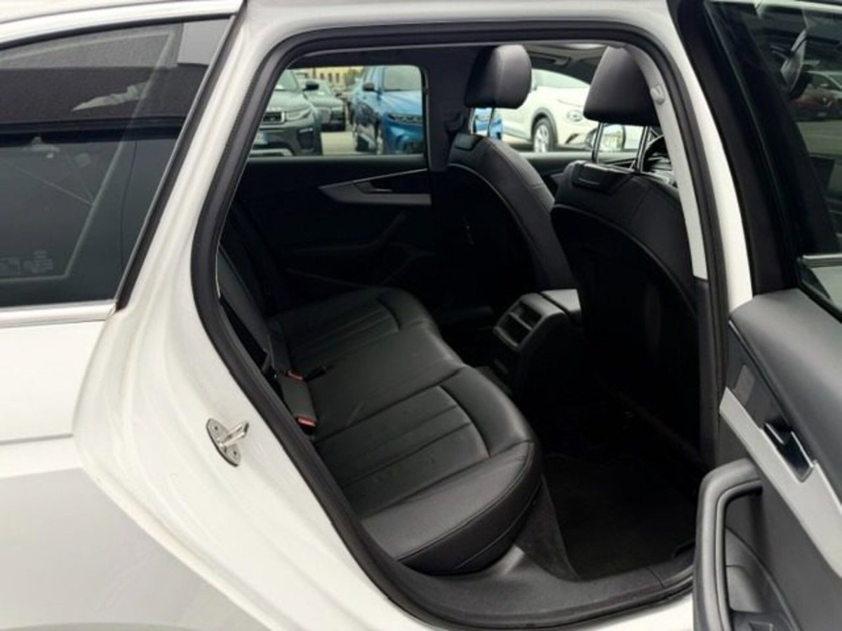 Audi A4 40 2.0 tdi mhev Business Advanced 204cv s-tronic (14)