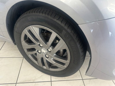 Peugeot 208 PureTech 75 Stop&Start 5 porte Active (17)