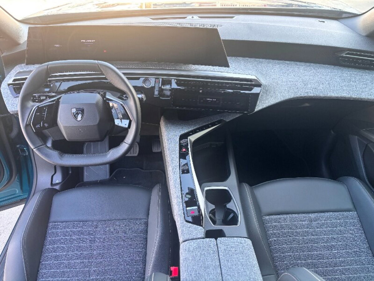 Peugeot 3008 1.2 hybrid Allure Business 145cv e-dcs6 (9)