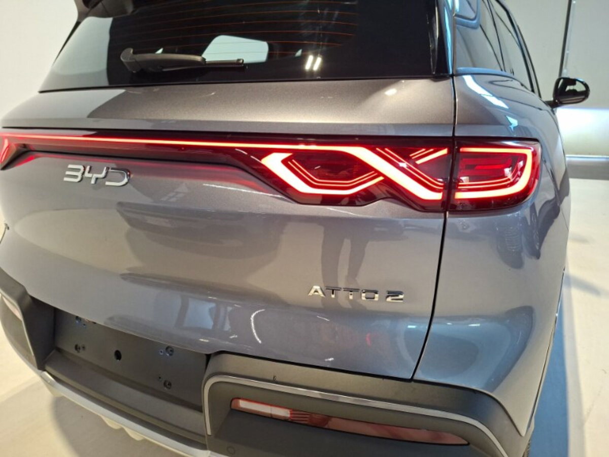 Byd Atto 2 DM-i 1.5 phev Active 165cv (10)