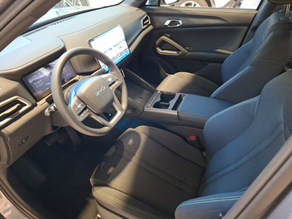 Byd Atto 2 DM-i 1.5 phev Active 165cv (11)