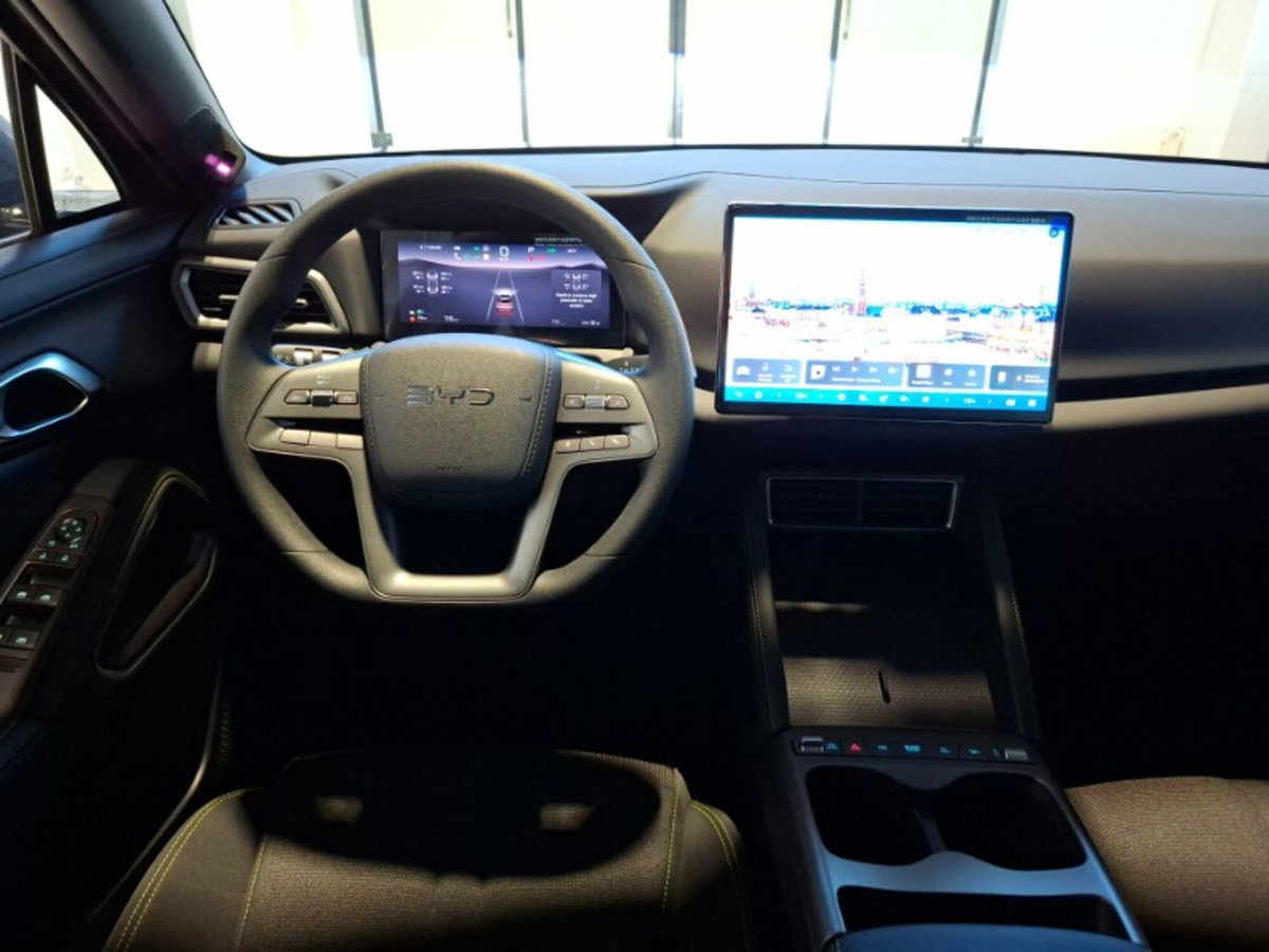 Byd Atto 2 DM-i 1.5 phev Active 165cv (12)