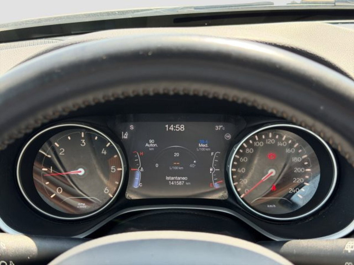 Jeep Compass 1.6 Multijet II 2WD Limited (15)
