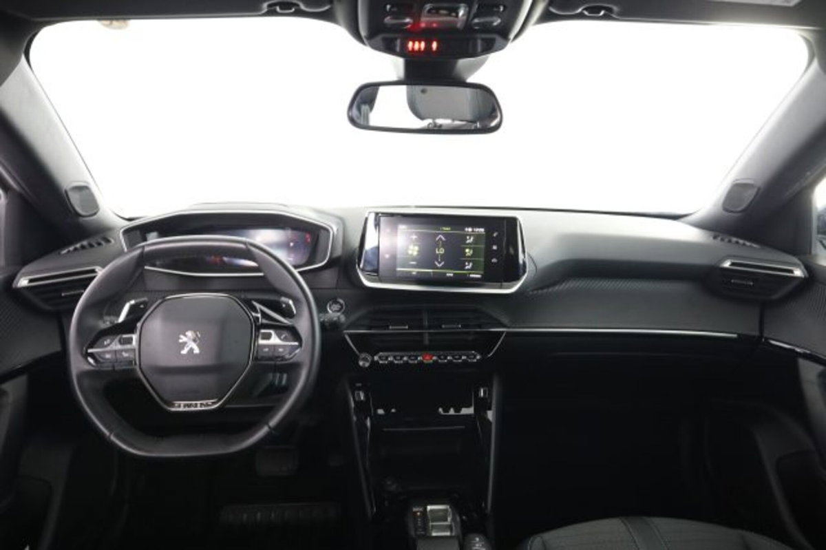 Peugeot 2008 BlueHDi 130 S&S EAT8 Allure Pack (4)