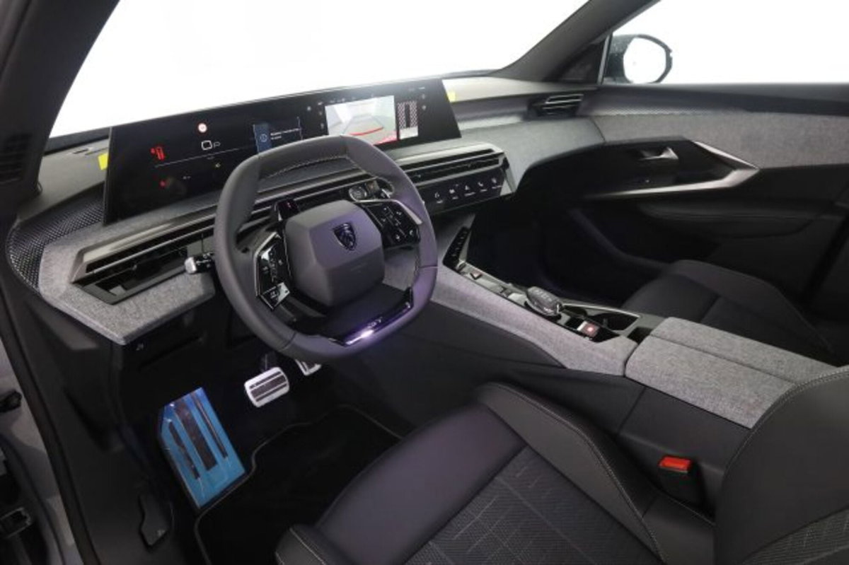 Peugeot 5008 1.2 hybrid GT 145cv 5p.ti e-dcs6