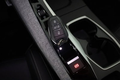 Peugeot 5008 1.2 hybrid GT 145cv 5p.ti e-dcs6 (15)