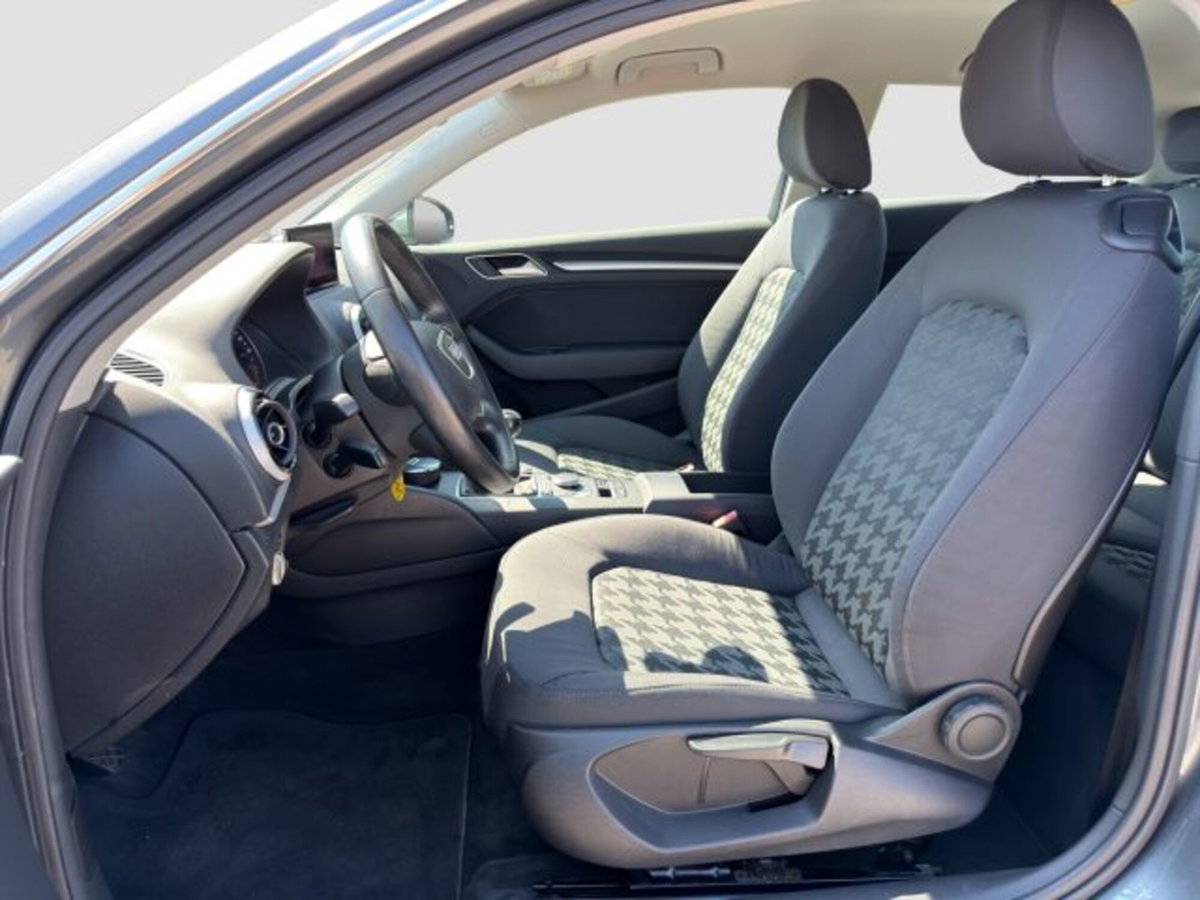 Audi A3 1.6 TDI Young (10)
