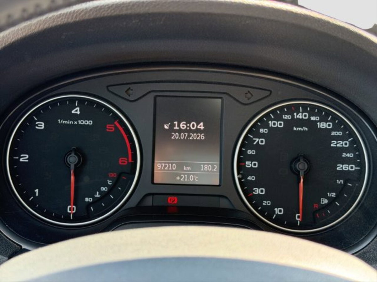 Audi A3 1.6 TDI Young (14)