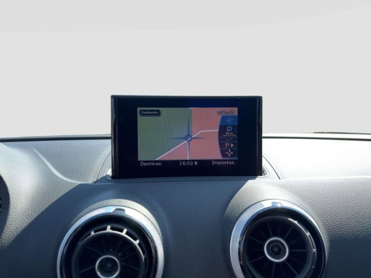 Audi A3 1.6 TDI Young (16)