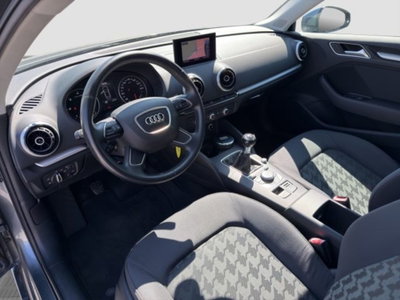 Audi A3 1.6 TDI Young (9)