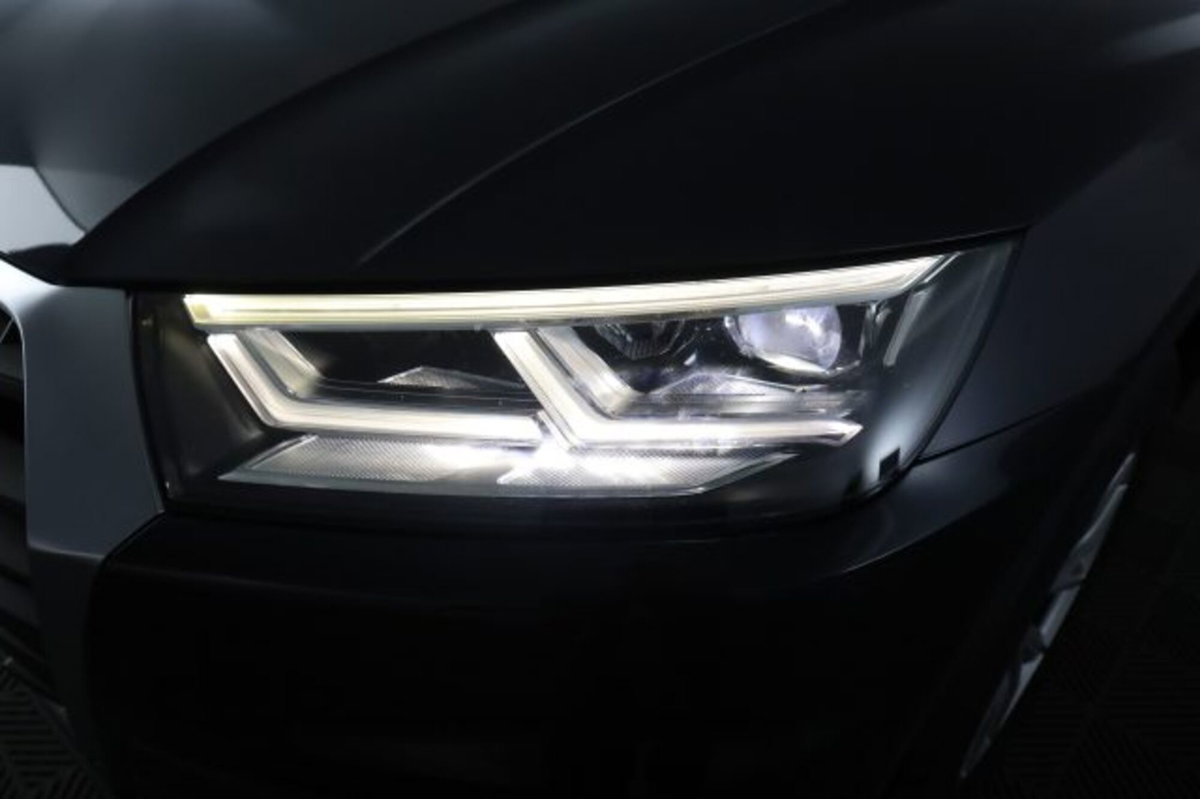 Audi Q5 40 TDI quattro S tronic Business (10)