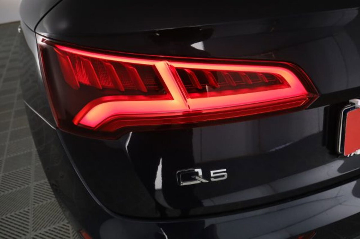 Audi Q5 40 TDI quattro S tronic Business (11)