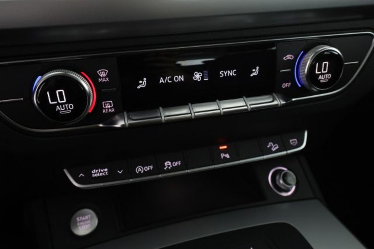 Audi Q5 40 TDI quattro S tronic Business (14)