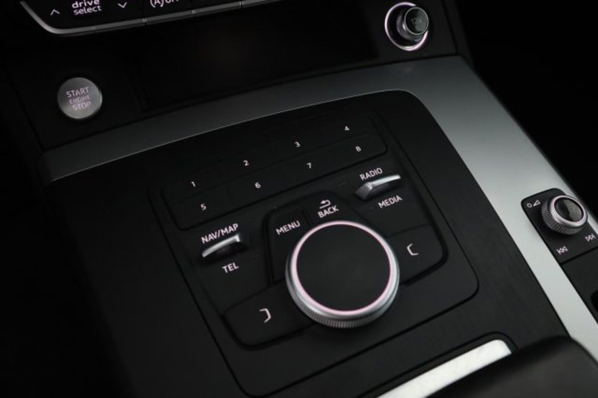 Audi Q5 40 TDI quattro S tronic Business (15)