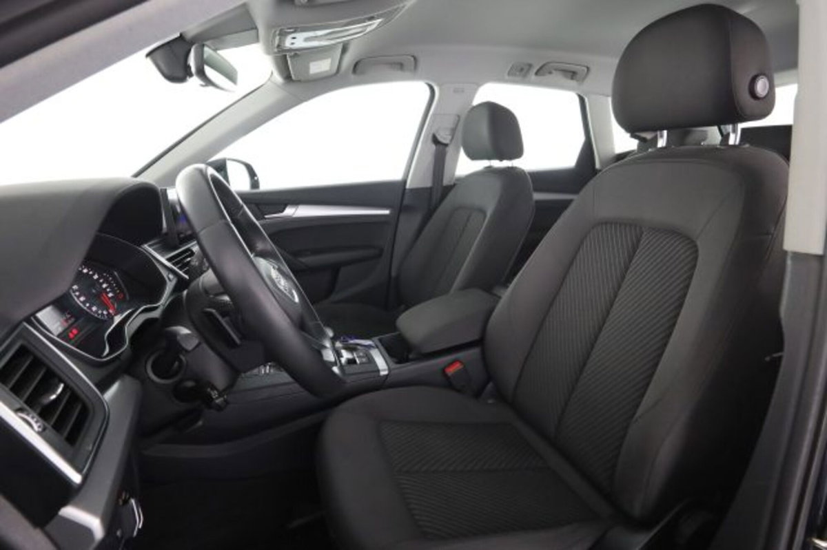 Audi Q5 40 TDI quattro S tronic Business (2)