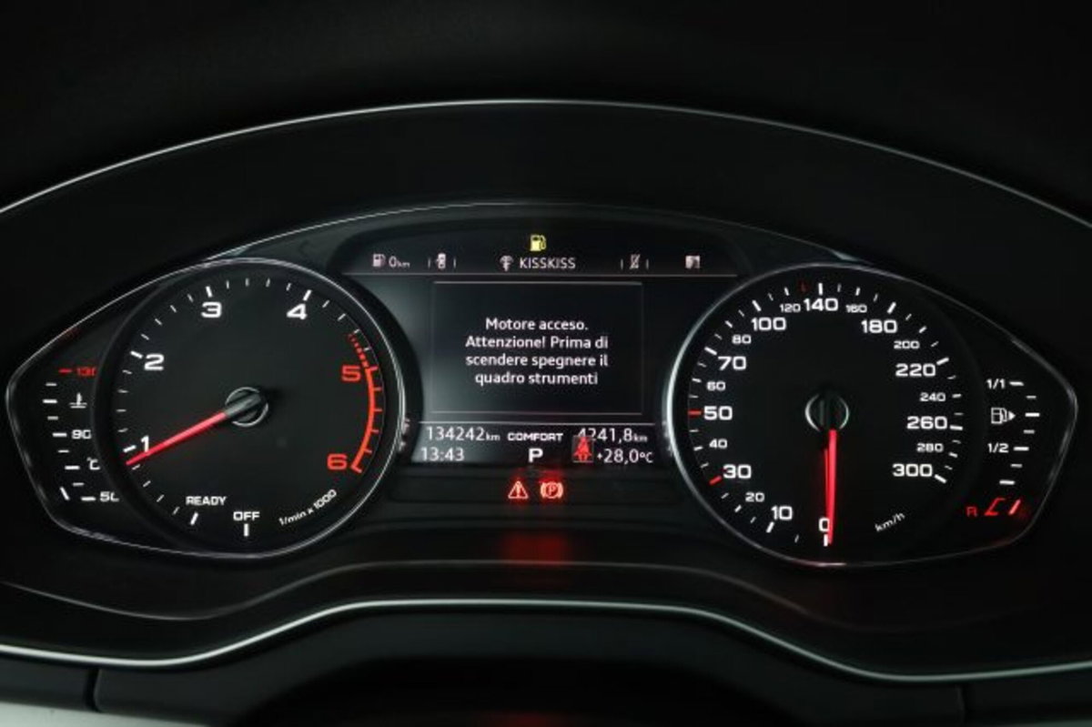 Audi Q5 40 TDI quattro S tronic Business (8)