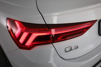 Audi Q3 Sportback 35 TDI quattro S tronic S line edition (10)