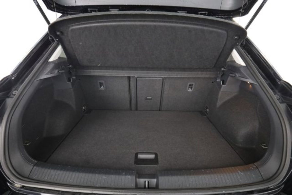 Volkswagen T-Roc 1.0 TSI Life (6)