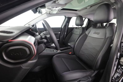 Jeep Avenger 1.2 turbo e-hybrid mhev Summit fwd 110cv edct6 (2)