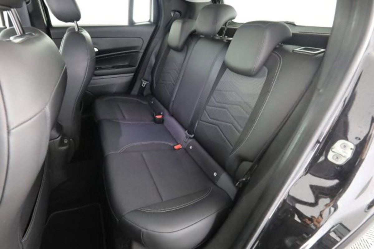 Jeep Avenger 1.2 turbo e-hybrid mhev Summit fwd 110cv edct6 (3)