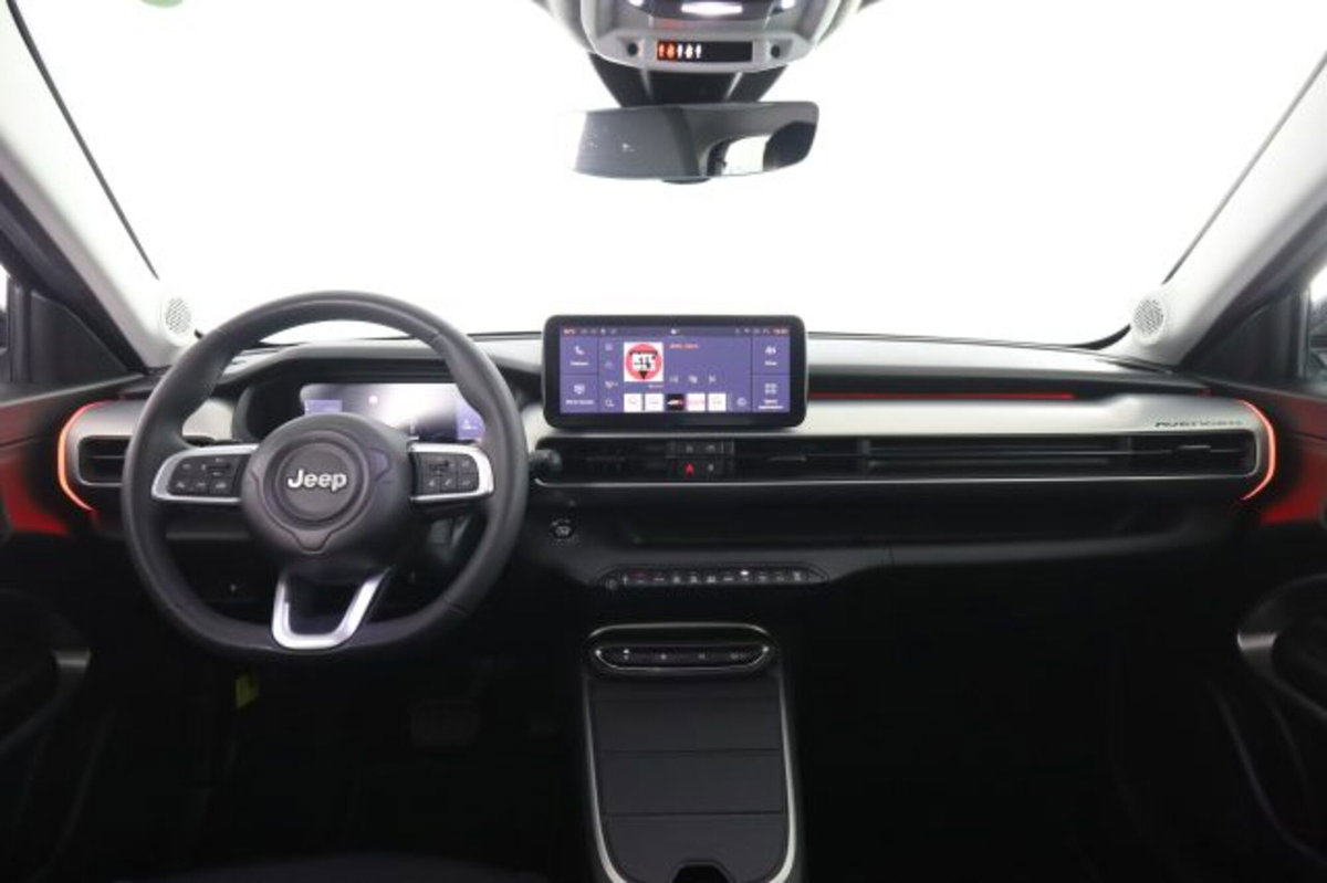 Jeep Avenger 1.2 turbo e-hybrid mhev Summit fwd 110cv edct6 (4)