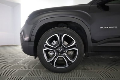 Jeep Avenger 1.2 turbo e-hybrid mhev Summit fwd 110cv edct6 (8)