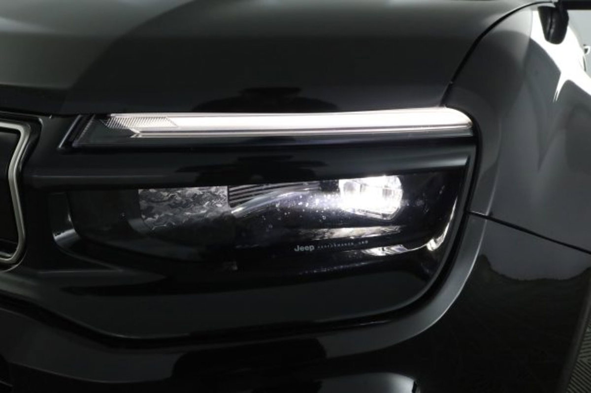 Jeep Avenger 1.2 turbo e-hybrid mhev Summit fwd 110cv edct6 (9)