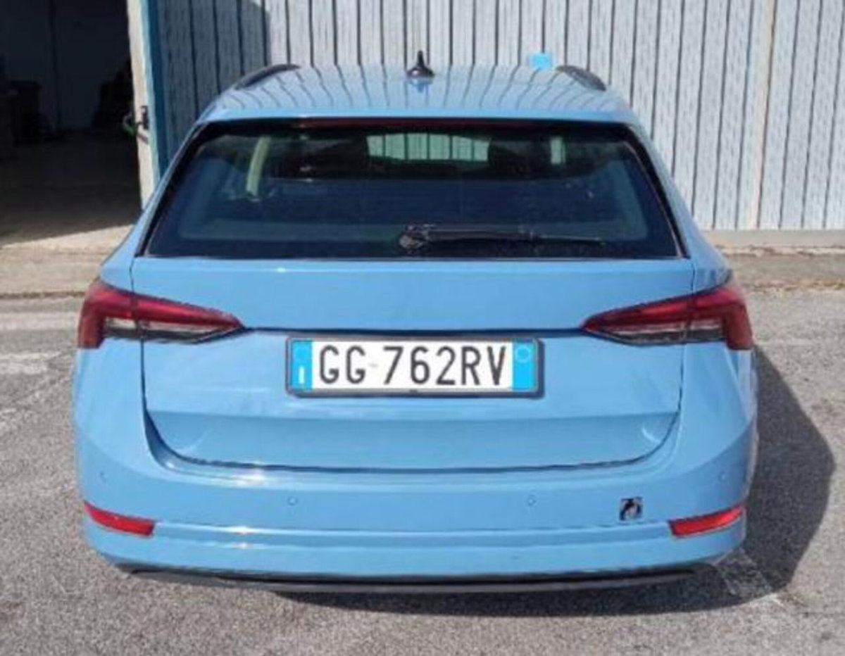 Skoda Octavia Station Wagon 2.0 TDI EVO SCR 150 CV DSG 4x4 Wagon Executive (2)