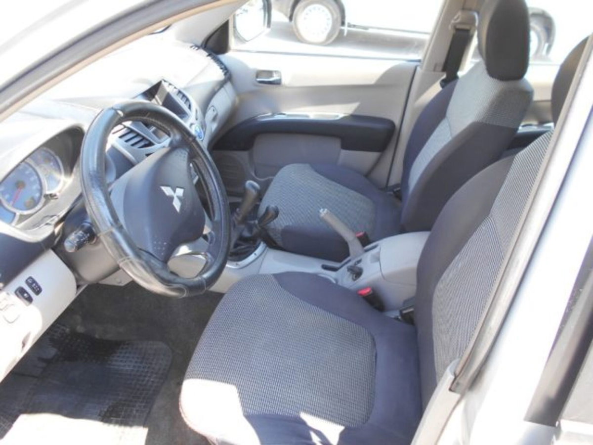 Mitsubishi L200 2.5 DI-D/136CV Double Cab Intense (6)