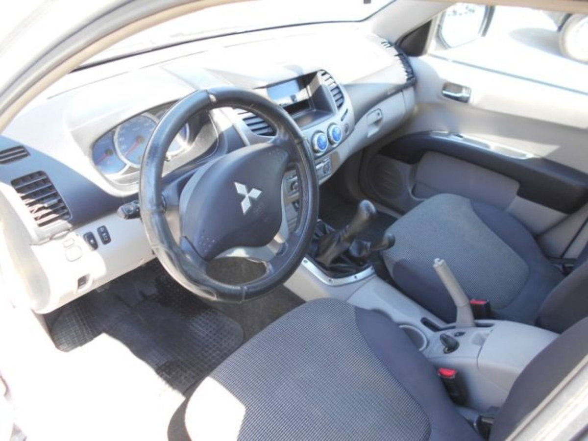 Mitsubishi L200 2.5 DI-D/136CV Double Cab Intense (7)