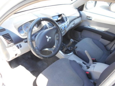 Mitsubishi L200 2.5 DI-D/136CV Double Cab Intense (7)