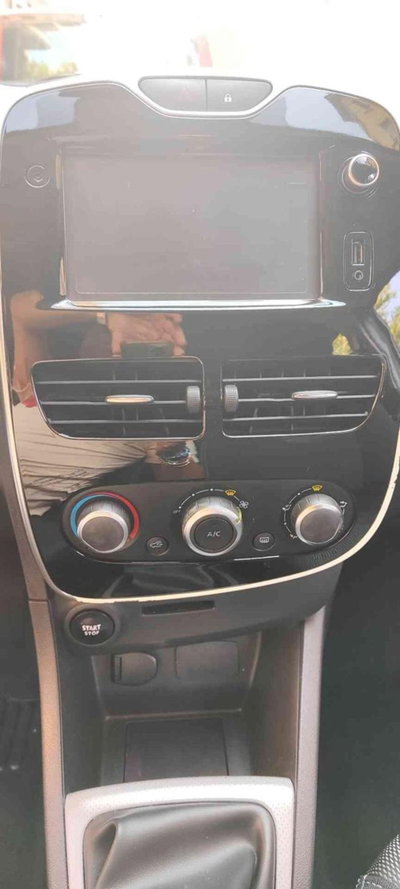 Renault Clio TCe 12V 90CV Start&Stop 5 porte Energy Intens (11)