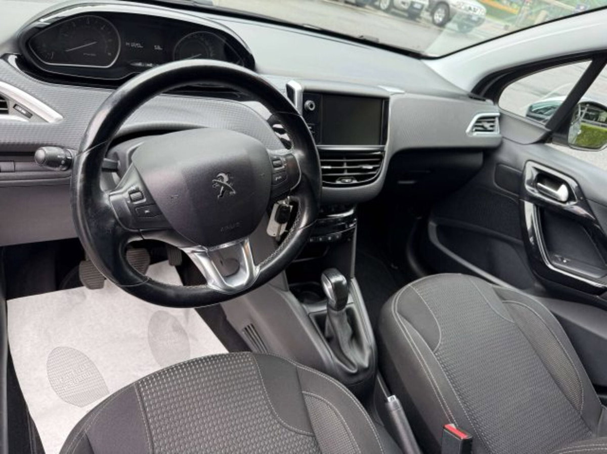 Peugeot 208 75 5 porte Allure (8)