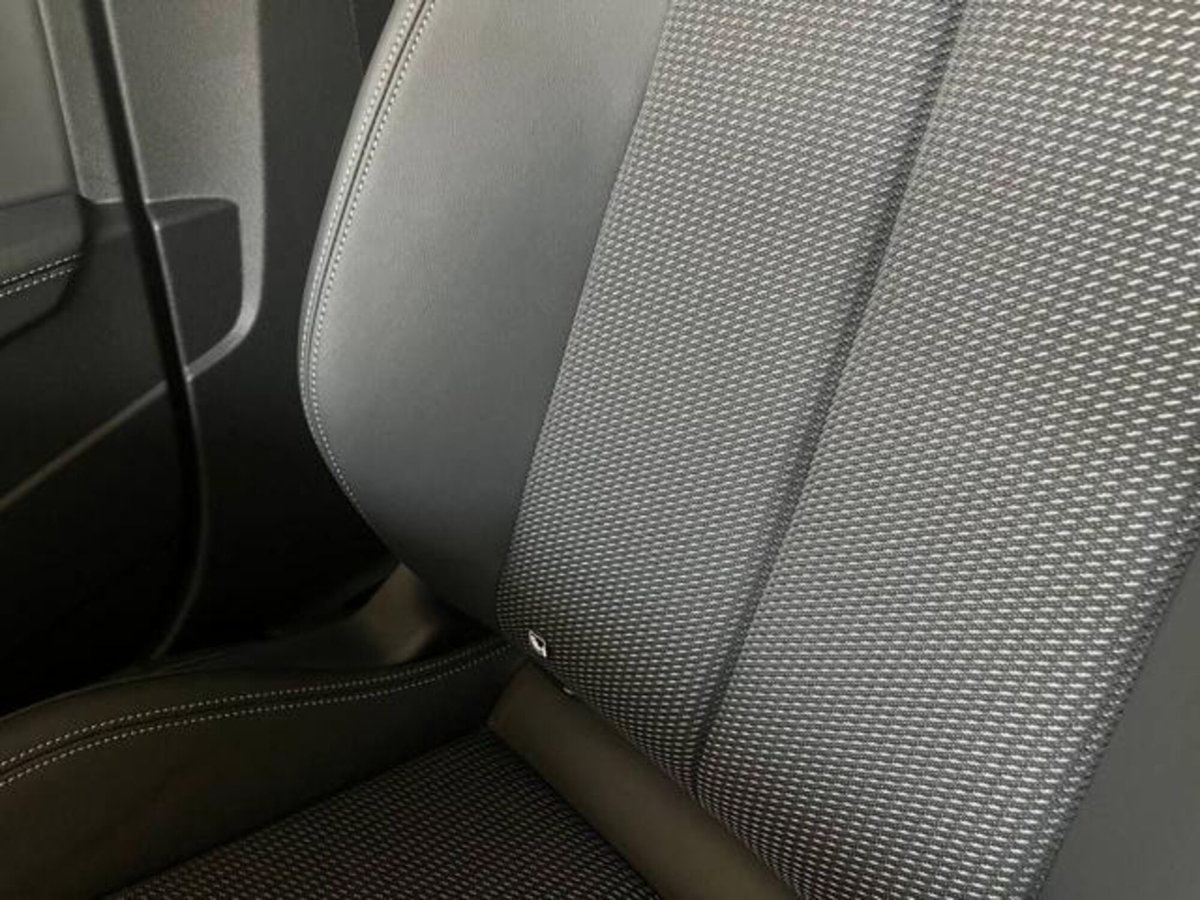 Audi A3 allstreet 2.0 tdi Identity Contrast 150cv s-tronic (10)