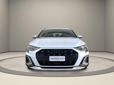 Audi A3 allstreet 2.0 tdi Identity Contrast 150cv s-tronic (2)