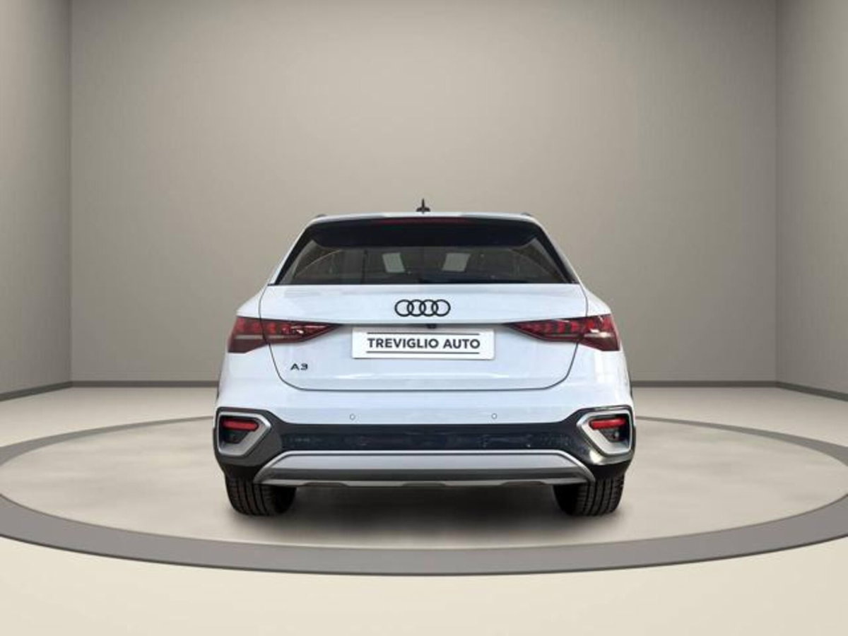 Audi A3 allstreet 2.0 tdi Identity Contrast 150cv s-tronic (6)