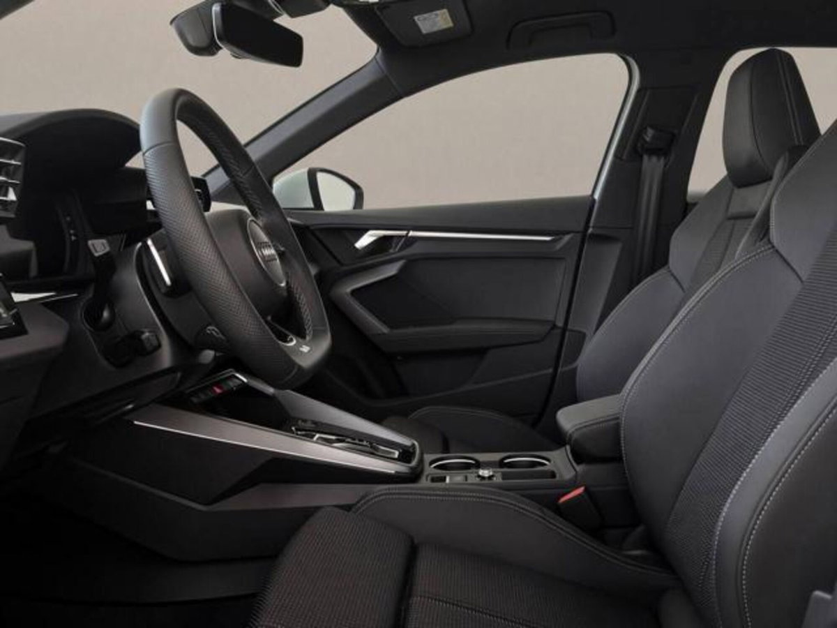 Audi A3 allstreet 2.0 tdi Identity Contrast 150cv s-tronic (8)