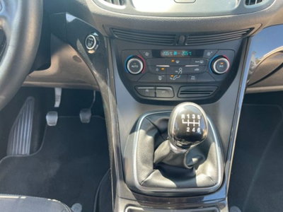 Ford Kuga 1.5 TDCI 120 CV S&S 2WD Titanium (13)